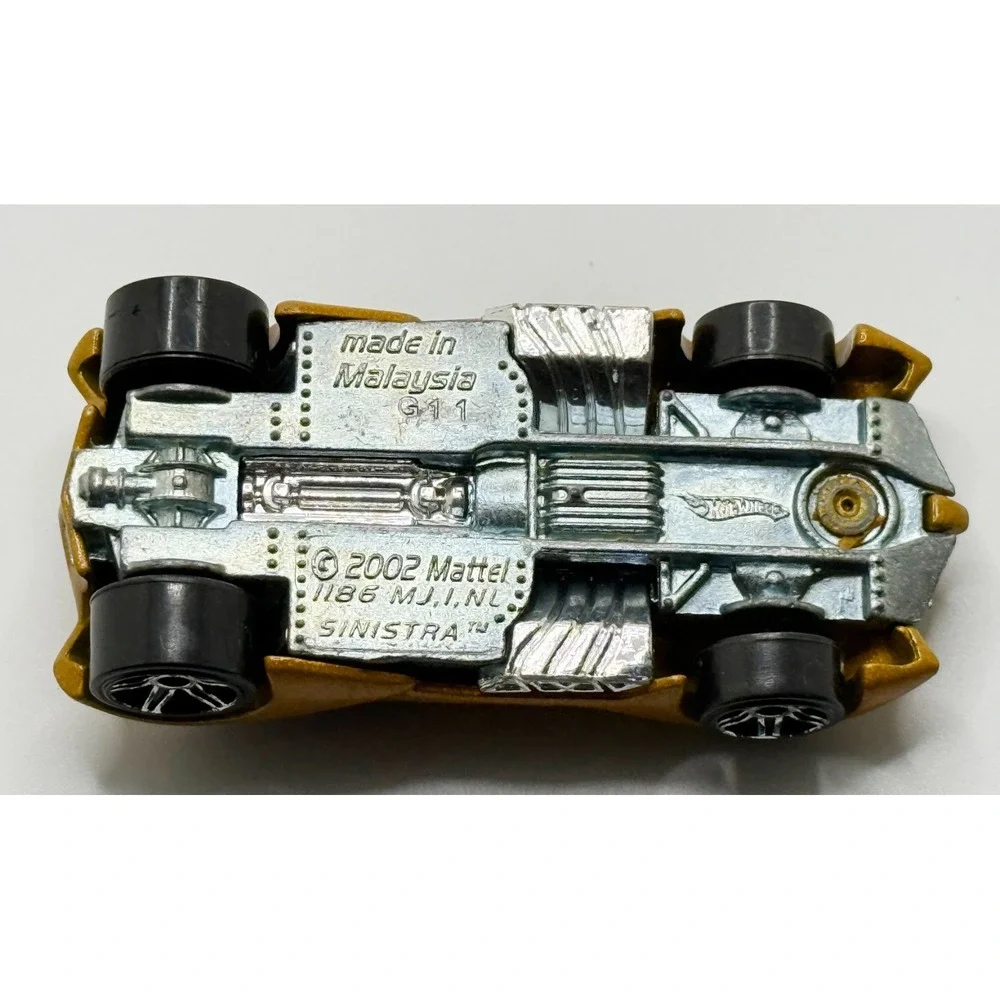 Hot Wheels Sinistra Gold with Chrome PR-5's Malaysia 2002‎ Malaysia
